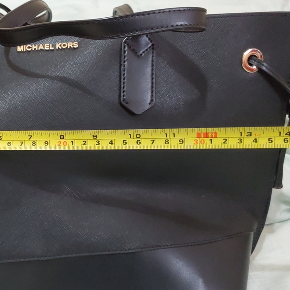 Michael Kors Tote Bag - Picture 4 of 4